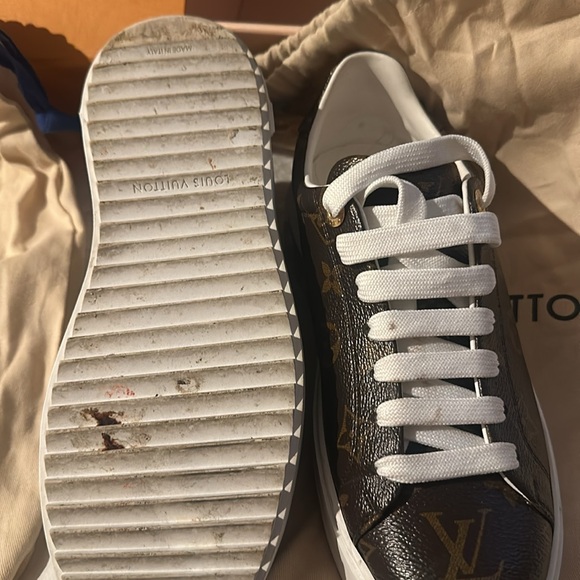 Brand new LV authentic   I only used 2 times comes with dust bag and box $850 .. - Picture 3 of 4